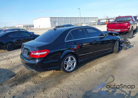 2012 Mercedes-Benz E 350 z USA, uszkodzony, nr VIN WDDHF5KB0CA648830